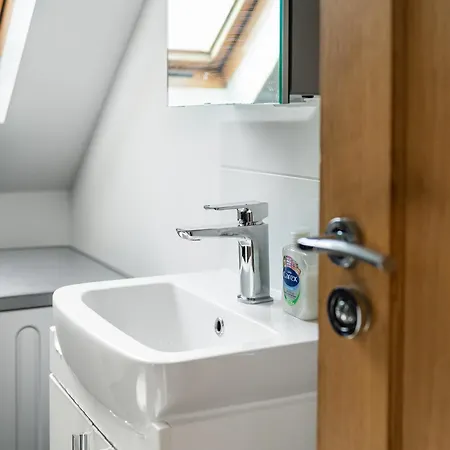 Ealing Common Contractor Flat Apartment Exterior photo