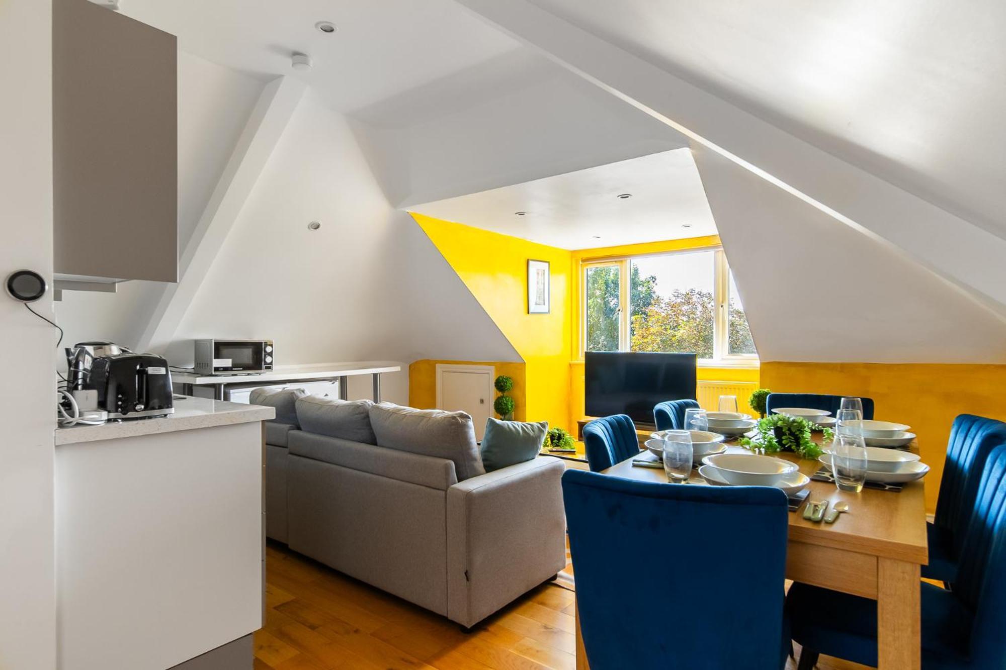 Common Contractor Flat * Ealing