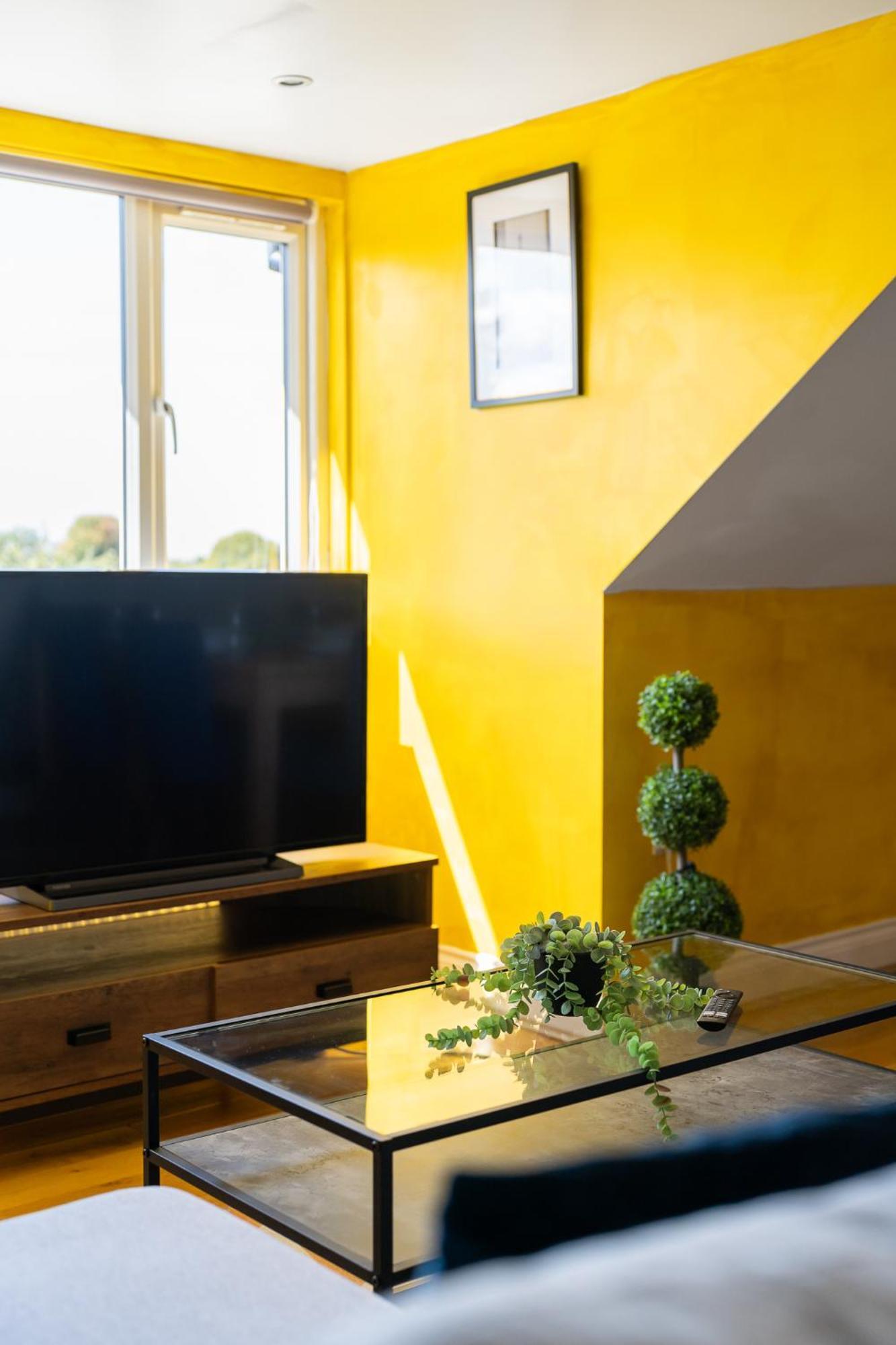 Common Contractor Flat Apartment Ealing